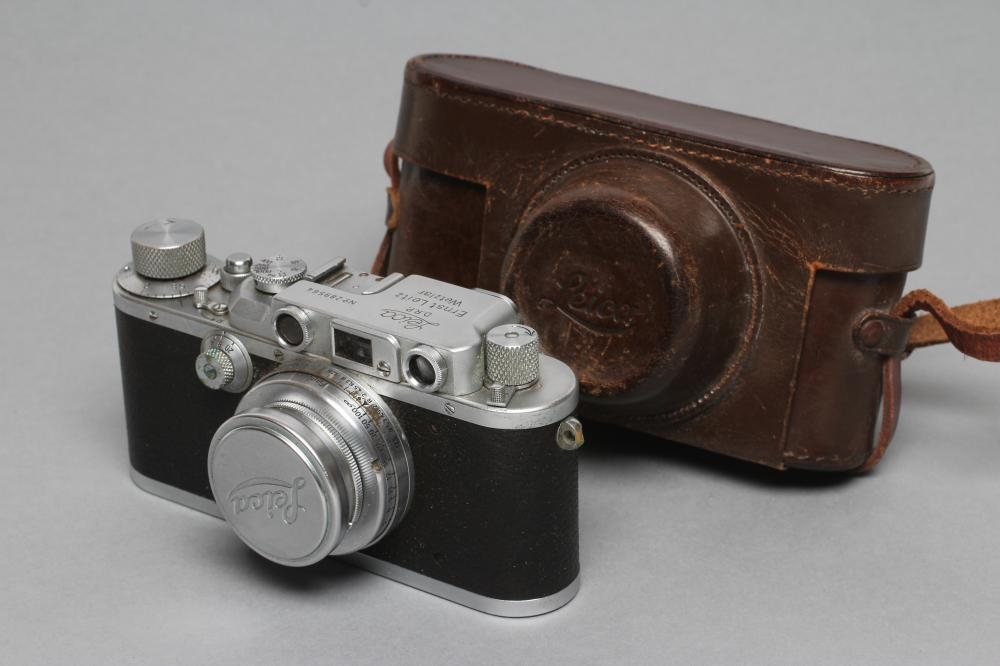 A LEICA D.R.P. ERNST LEITZ WETZLAR IIIb CAMERA, with Summar f=5cm