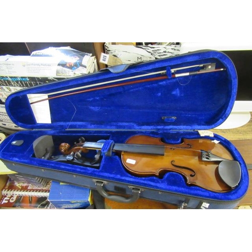 520 - CASED VIOLIN