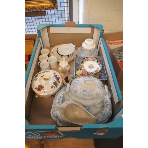 563 - BOX OF CERAMICS