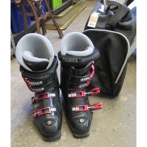 627 - SIZE 8.5 TECHNICA SKI BOOTS