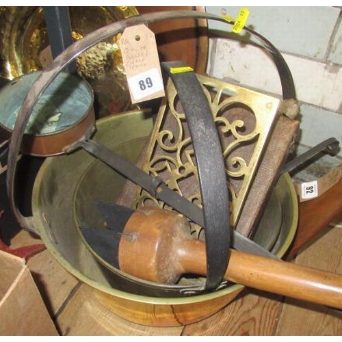 89 - QUANTITY OF BRASS AND COPPER ITEMS