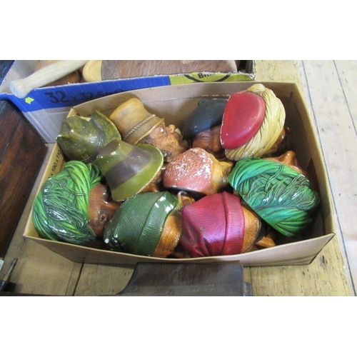 53 - TEN BOSSONS HEADS