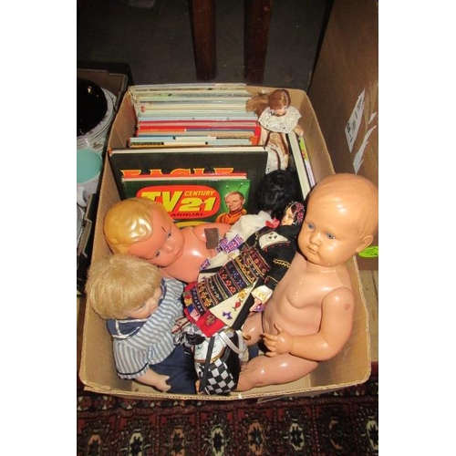 111 - BOX OF VINTAGE ANNUALS AND DOLLS