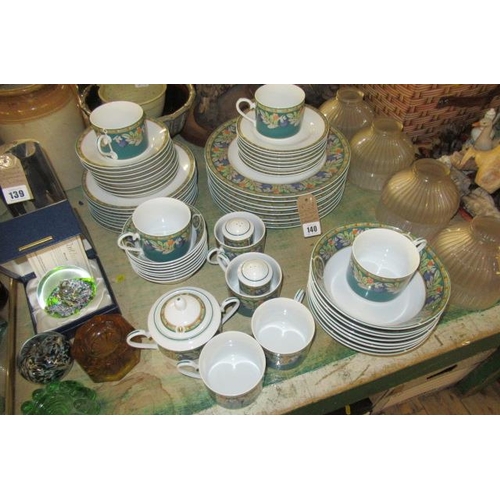 140 - NORITAKE IMPROMPTU PATTERN TABLEWARE