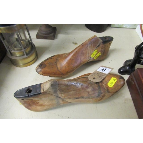 19 - PAIR OF VINTAGE WOOD SHOE FORMS