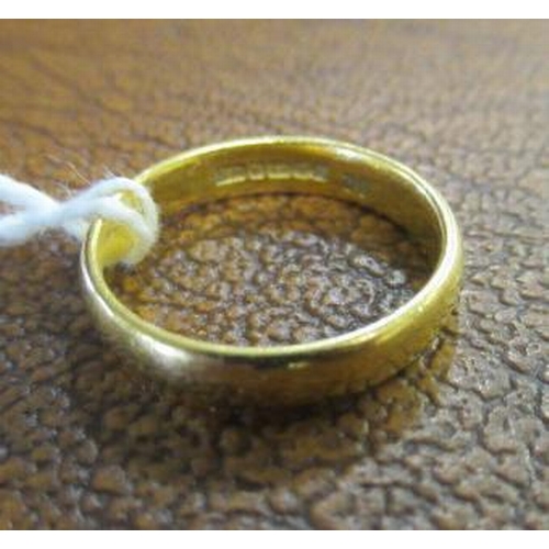 220 - 22CT GOLD WEDDING RING