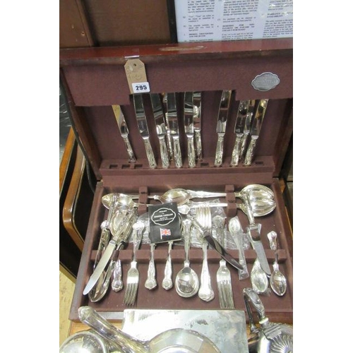 295 - CANTEEN OF CUTLERY