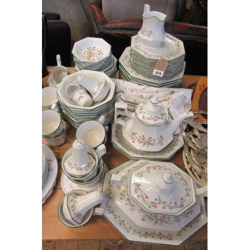 373 - QUANTITY OF JOHNSONS ETERNAL BEAU DINNERWARE