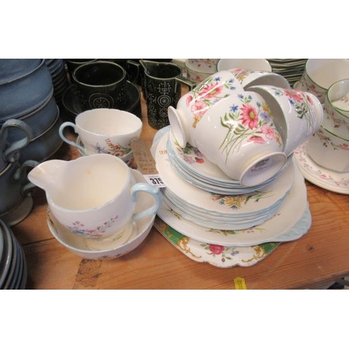 375 - QUANTITY OF SHELLEY WILD FLOWERS CHINA TEAWARE