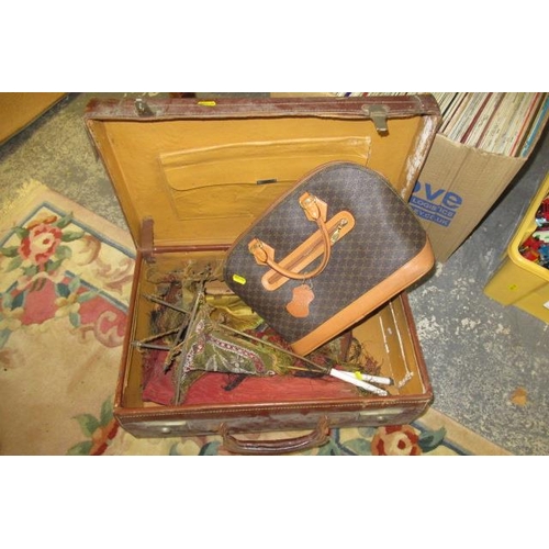 43 - VINTAGE SUITCASE AND CONTENTS