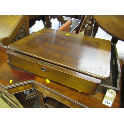 899 - MAHOGANY DESK TIDY AND A TRAY