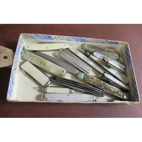 347 - BOX OF PEN KNIVES