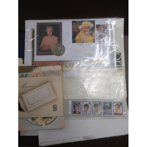 667 - FOLDER OF FIRST DAY COVERS  STAMP CARD AND CIGARETTE CARDS