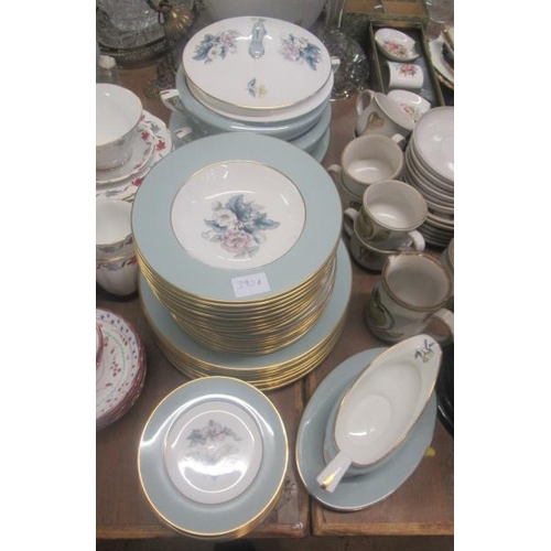 390A - QUANTITY OF ROYAL WORCESTER