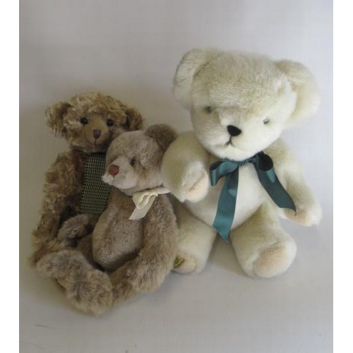 156 - Five Collector's teddy bears, comprising a 24