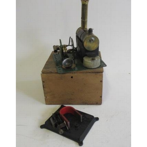 219 - Bowman M158 steam engine, single cylinder non-reversing engine with box, and parts from Bowman Dynam... 