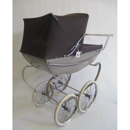 83 - A Silver Cross doll's pram, with sprung base, border pin-stripe decorated paint work, fabric cover a... 