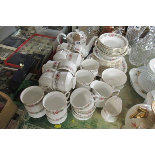 140 - QUANTITY OF PARAGON BELINDA TABLEWARE