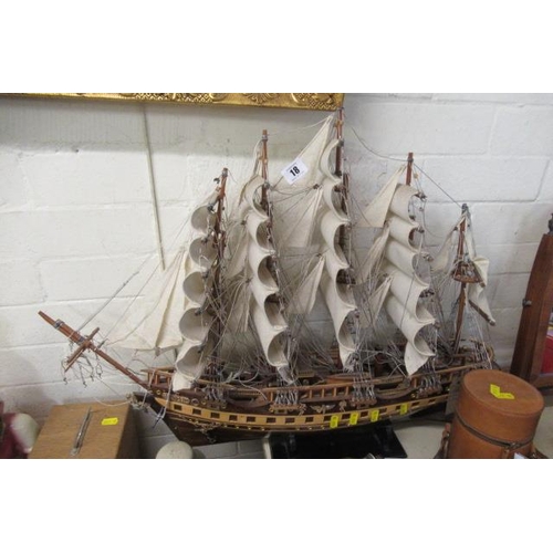 18 - MODEL GALLEON FRANCE II