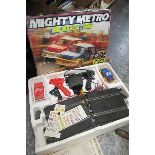 67 - SCALEXTRIC MIGHTY METRO SET