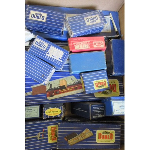 797 - Hornby Dublo wagons and trackside accessories including station island, footbridge, T.P.O. Set, seve... 