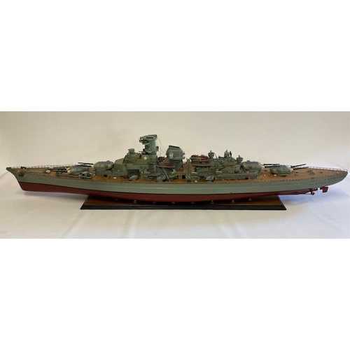 905 - Well-made scale model of the German Battleship Bismarck. Approximately 1:200 scale, well detailed wo... 