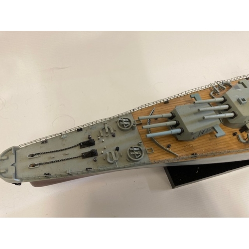 906 - Well-made scale model of the United States of America Navy Battleship Missouri . Approximately 1:200... 