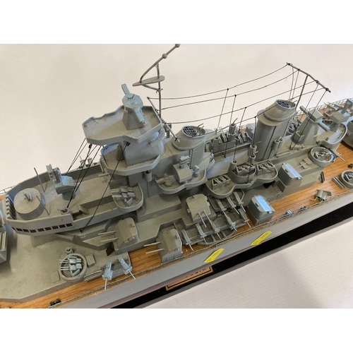 906 - Well-made scale model of the United States of America Navy Battleship Missouri . Approximately 1:200... 