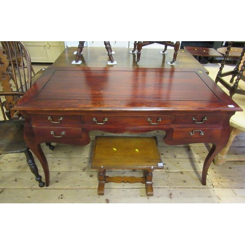 1004 - MAHOGANY TABLE