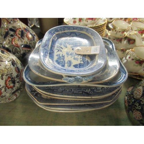 134 - QUANTITY OF WILLOW PATTERN PLATES