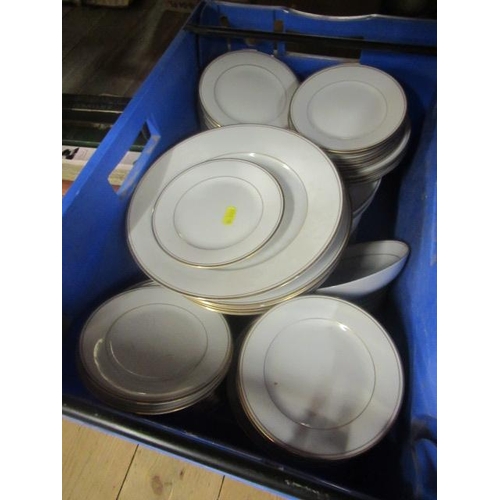 143 - LARGE QUANTITY OF LAKLAIN DUCHESS CHINA