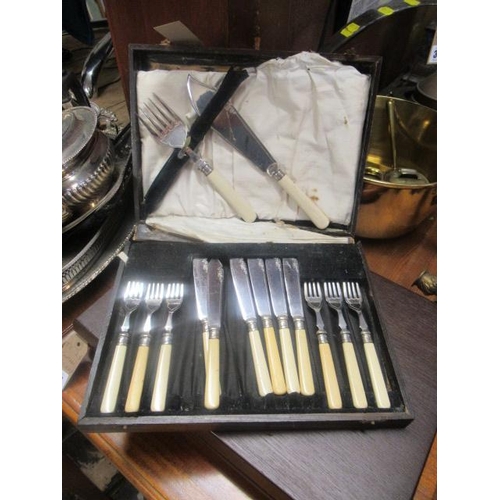 343 - CANTEEN OF CUTLERY