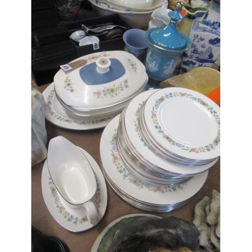 475 - QUANTITY OF ROYAL DOULTON PASTORALE PATTERN DINNER WARE