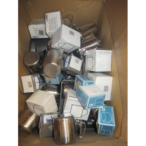 646 - BOX OF KITCHENWARE