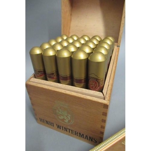 111 - A box of 25 Henri Wintermans Excellentes, all tubed, together with a box of 25 Ritmeester Half Coron... 