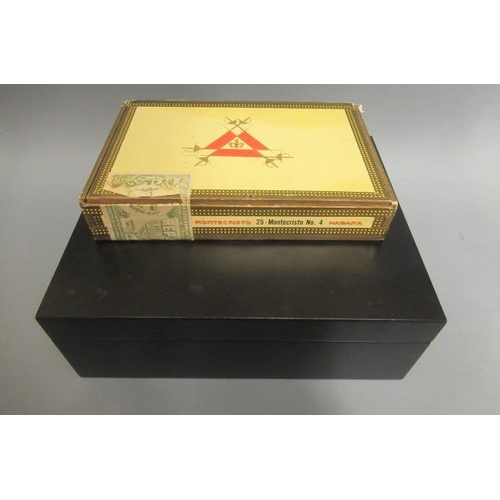 114 - A black adorini humidor with hygrometer & Boveda 75, containing 25 Monte Cristo No.4 Habana cigars, ... 