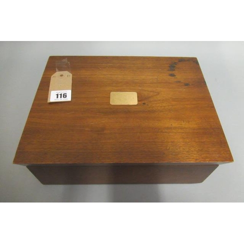 116 - A 1940s wooden humidor with Boveda 75, containing 25 Arawak Jamaican pre embargo coronas in box, 2 L... 