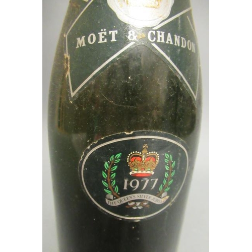 133 - One bottle 1977 Moet & Chandon Silver Jubilee Cuvee