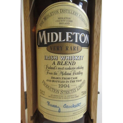 178 - One bottle Midleton very rare Irish whiskey, bottled in 1994, bottle no. 25603, boxed (foil has been... 