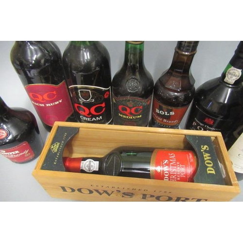 27 - 10 bottles of mixed alcohol, including 1 litre boxed Napoleon Brandy, 1 Dow's Christmas reserve port... 