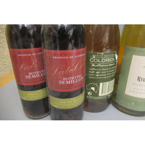 354 - 7 bottles & 3 half bottles of Australian wine, comprising 3 1998 half bottles Late Cut Botrytis Semi... 