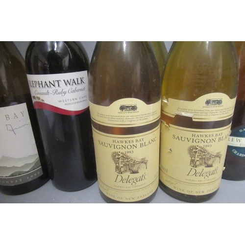 355 - 9 bottles of New World wine, comprising 3 bottles 1993 Delegats Hawkes Bay sauvignon blanc, 1 1995 C... 