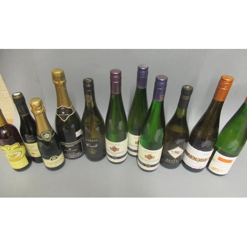 381 - 11 bottles of European & New World wine, comprising 3 bottles 2010 Alsace Gewurztraminer, 1 2008 Als... 