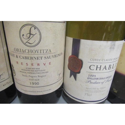 382 - 7 bottles of European wine, comprising 3 1997 Cotes du Rhone, Joseph Duvernay, 1 2005 Chablis, Claud... 