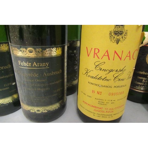 384 - 12 bottles of German wine, comprising 3 2001 Brauneberger-Kurfurstlay riesling, 4 2001 Nagyrede Ausb... 