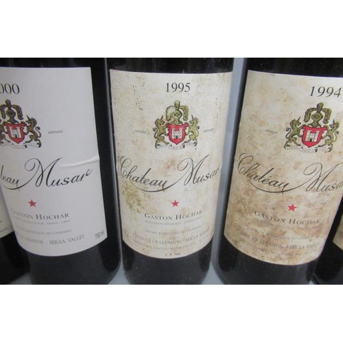 386 - 6 bottles Chateau Musar, Gaston Hochar, comprising 1 1991, 3 1994, 1 1995 and 1 2000