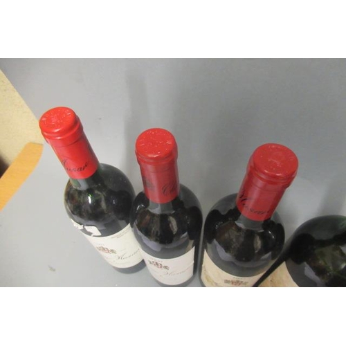 386 - 6 bottles Chateau Musar, Gaston Hochar, comprising 1 1991, 3 1994, 1 1995 and 1 2000