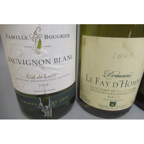 389 - 6 bottles of Loire wine, comprising 1 Henri d'Alran sparkling wine, 1 1995 Pouilly-Fume, Earl Domain... 