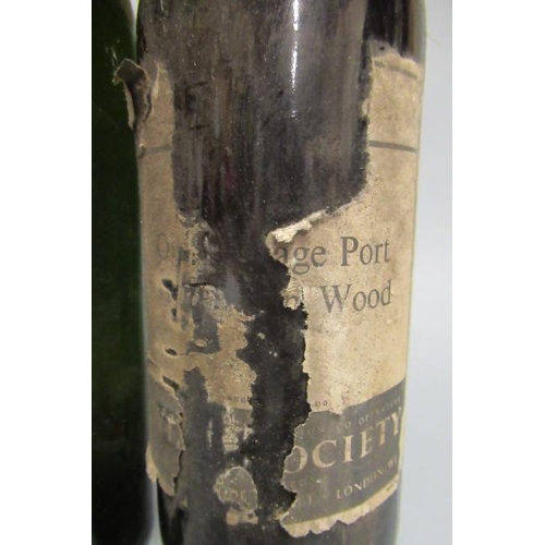 40 - 1 bottle unknown presumed vintage sherry, capsule reads 