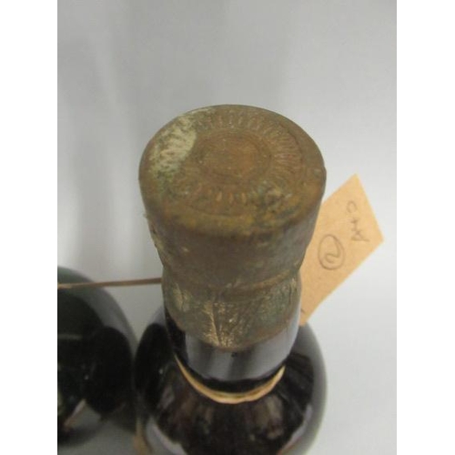 40 - 1 bottle unknown presumed vintage sherry, capsule reads 